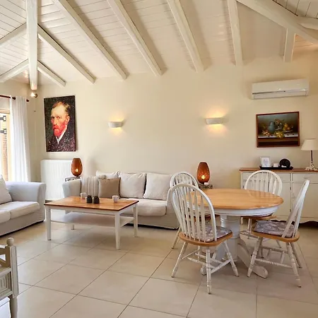 Sea Breeze - With A View 度假居