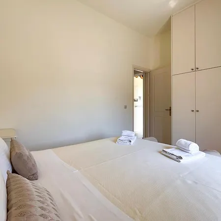 Sea Breeze - With A View 度假居 Bouzaíika