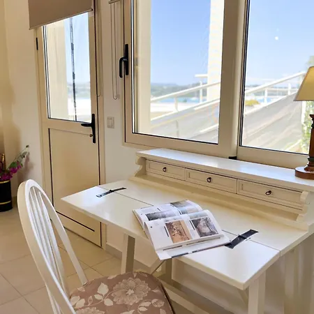 Sea Breeze - With A View 別荘 Bouzaíika