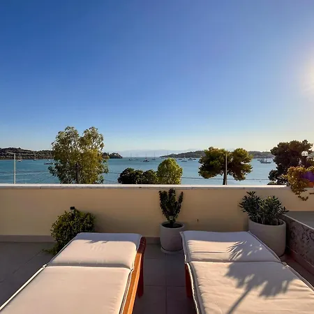 Sea Breeze - With A View 別荘 *