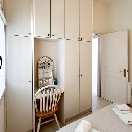 Sea Breeze - With A View 度假居 Bouzaíika