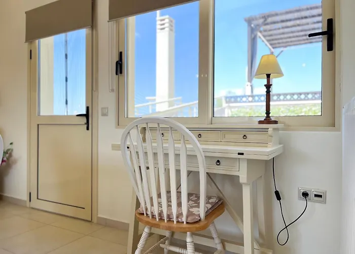 Sea Breeze - With A View Bouzaíika